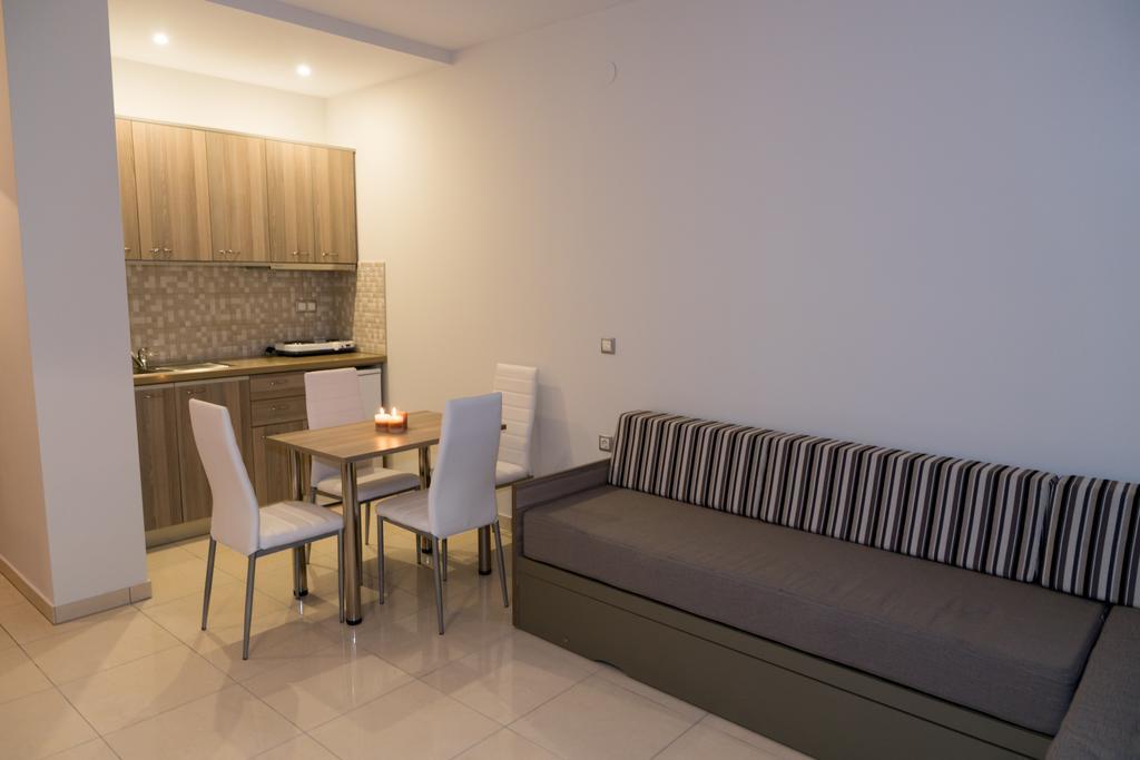 Adonis Apartments Paralia Katerinis Bagian luar foto
